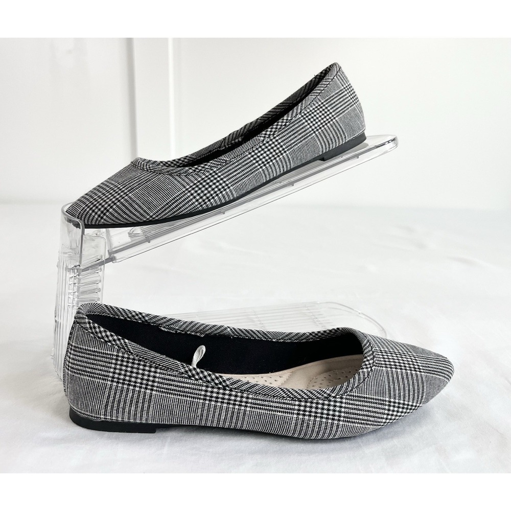 SO Women's Black and White‎ Plaid Flats